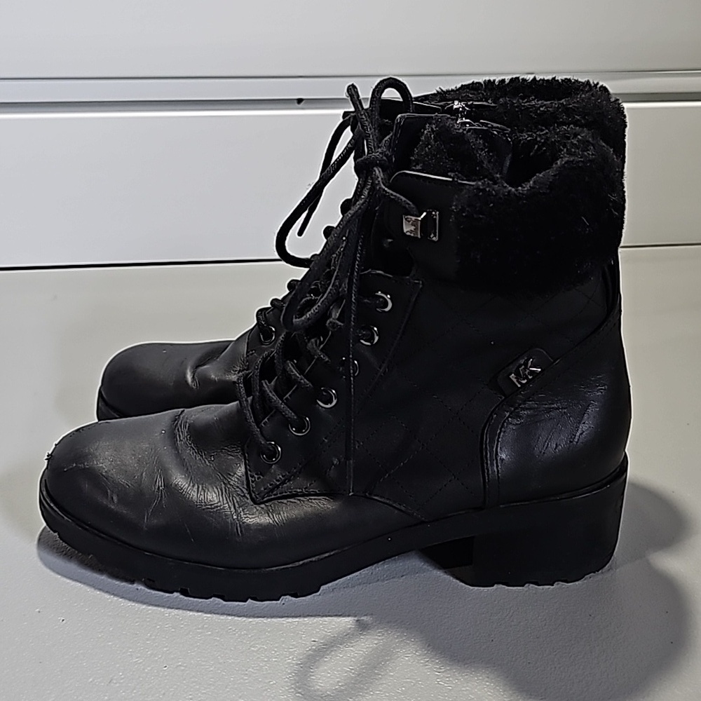 Michael Kors black size 7 Dallas boot